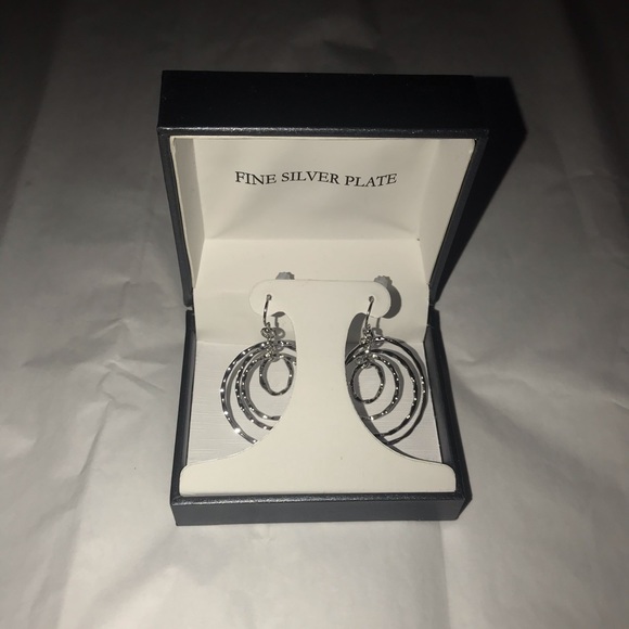 Earrings - Picture 2 of 3